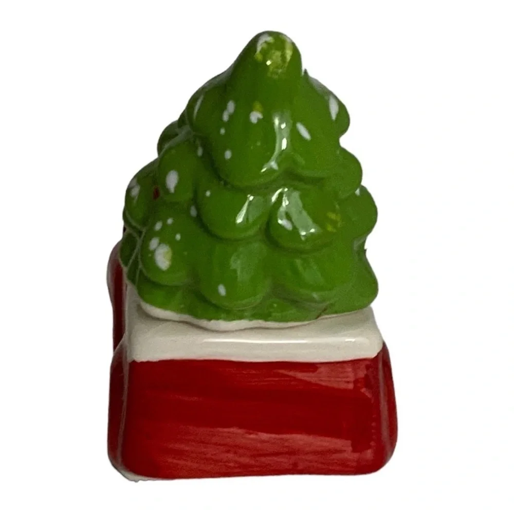 Christmas Salt Pepper Shakers Vintage Farm Truck and Tree Hand Painted Ceramic - Picture 7 of 13